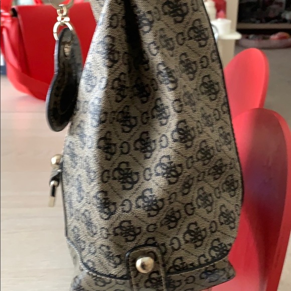 Guess (9) - Picture 3 of 5